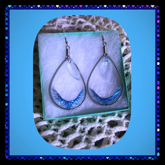 Jewelry - Very cute silver earrings!